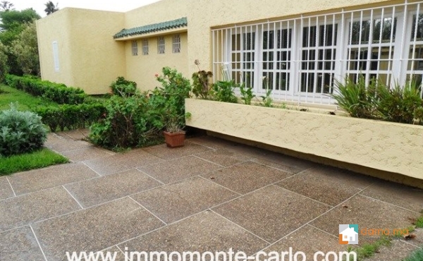 Villa avec chauffage central à Hay Riad